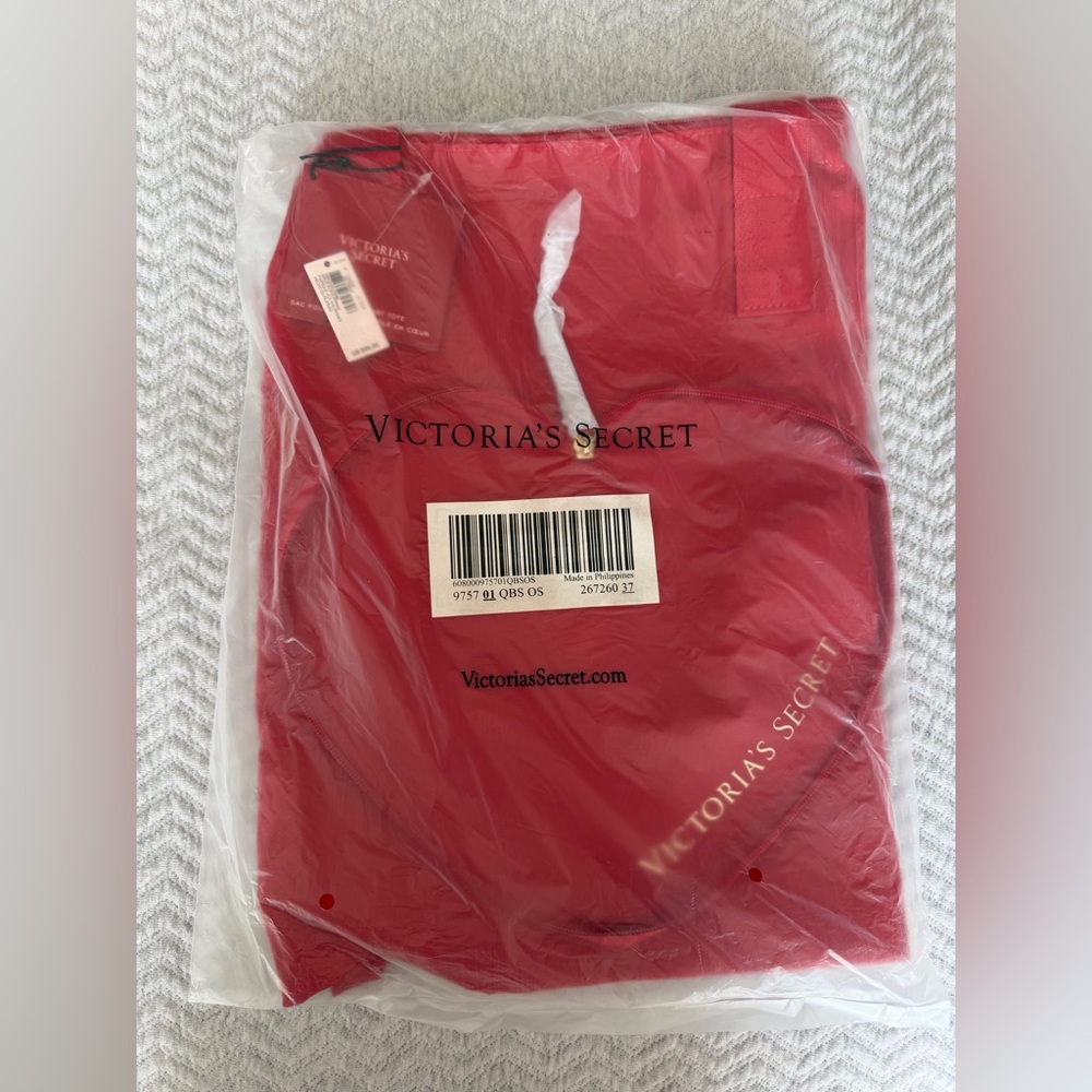 Victoria Secret Red Heart Tote Packable Travel Bag Valentine Nylon OS - Picture 7 of 7